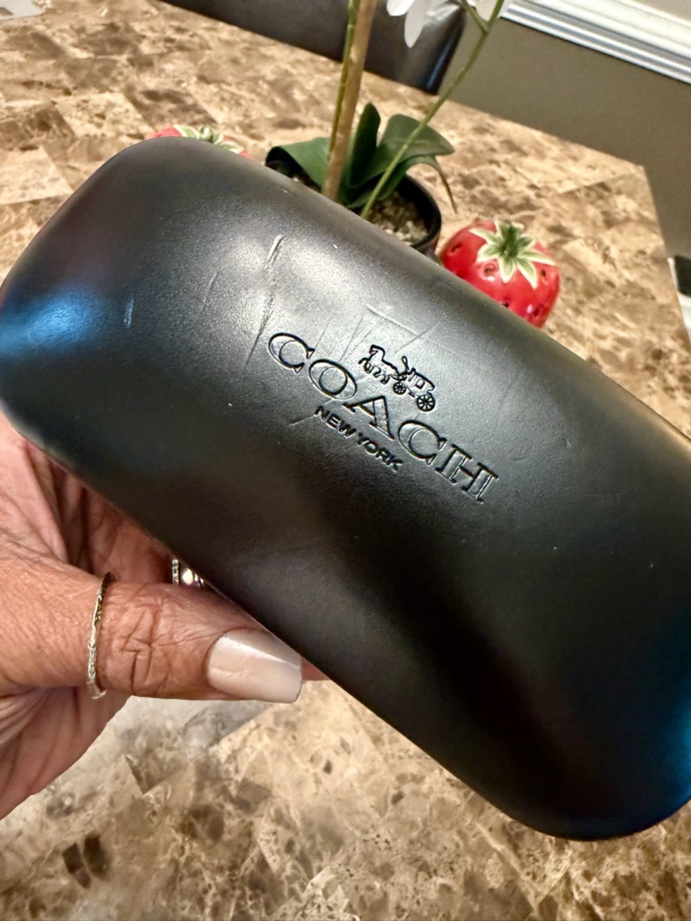 ⭐️⭐️Coach HC8358F (Burgundy Glitter Sig C) Sunglasses Full Inclusion - Picture 15 of 15